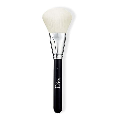 pinceau poudre dior|Dior Backstage Powder Brush N° 14 .